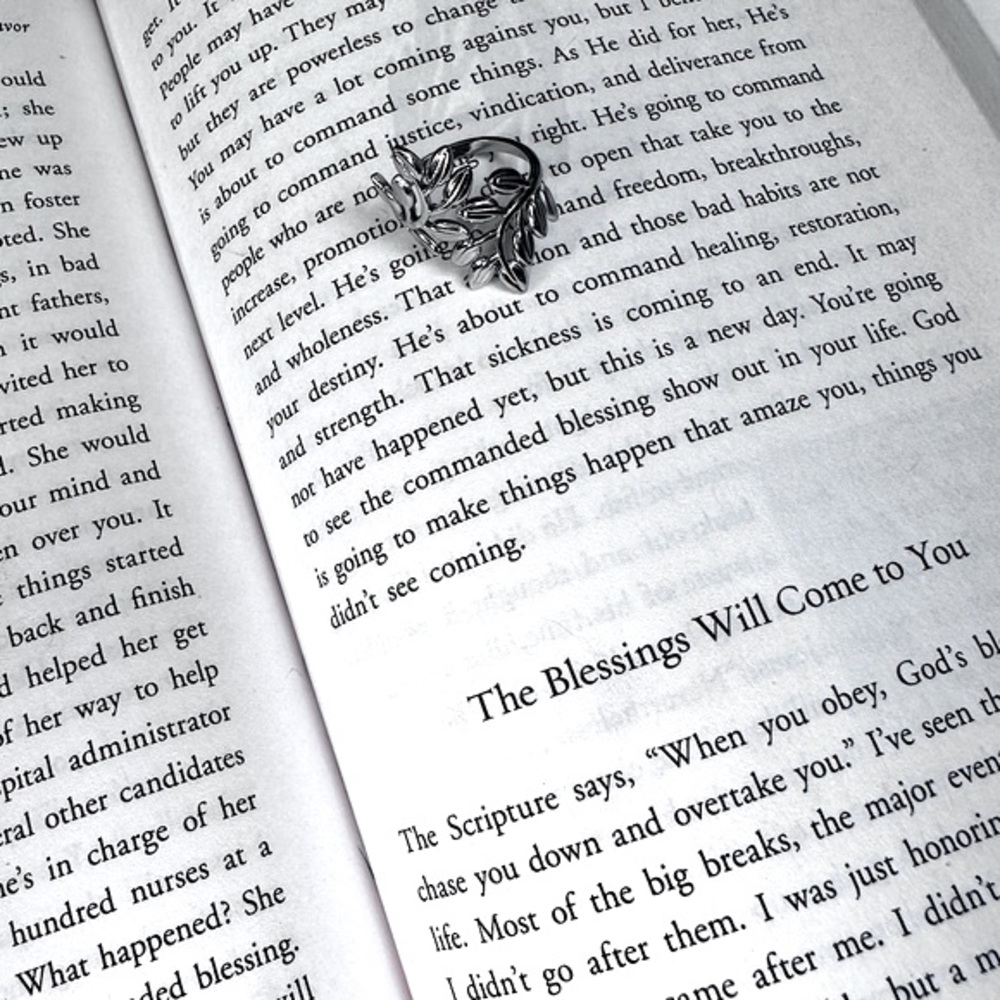 n e w | silver feather ring